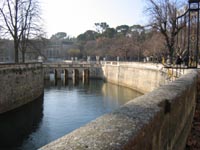 N�mes